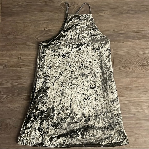 NBD Lisa Mini Velour Shift Dress Olive Charcoal - Picture 5 of 9